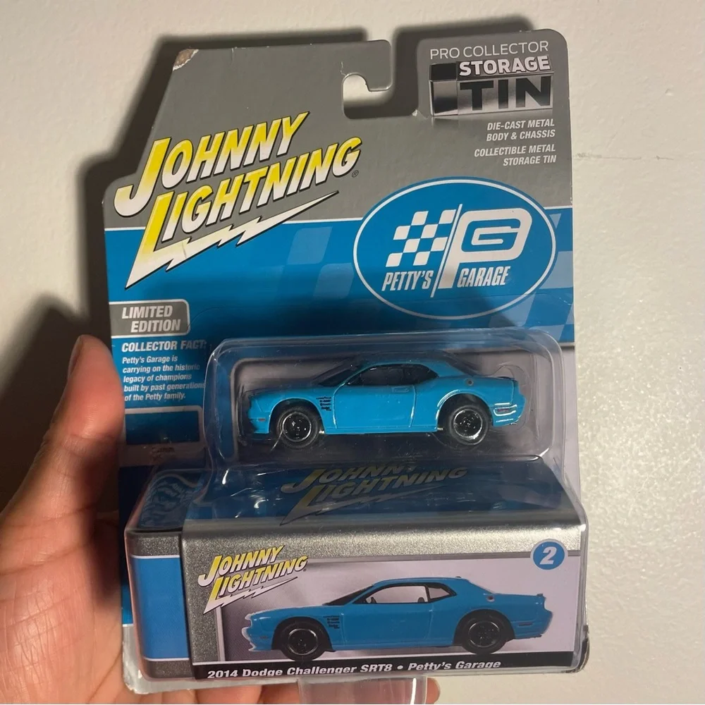 Johnny Lightning 2014 Dodge Challenger SRT8• Petty’s Garage Blue Die-Cast Car
